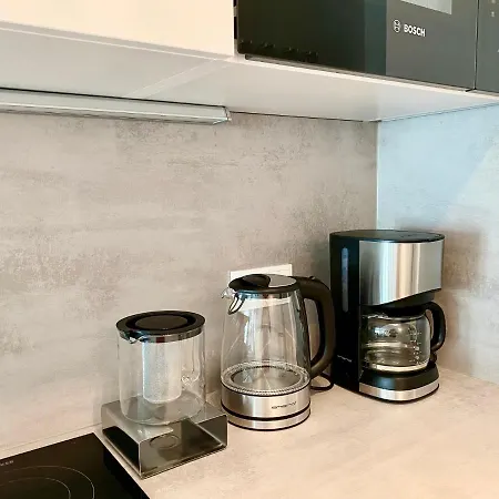 Modernes Apartment, Terrasse Und Garten Am Lilienthalpark Im Suedwesten Berlins