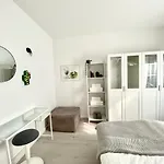 Modernes Apartment, Terrasse Und Garten Am Lilienthalpark Im Suedwesten Berlins Apartment