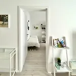 Modernes Apartment, Terrasse Und Garten Am Lilienthalpark Im Suedwesten Berlins Apartment *