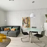 Modernes Apartment, Terrasse Und Garten Am Lilienthalpark Im Suedwesten Berlins Apartment Berlin
