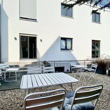Daire Modernes Apartment, Terrasse Und Garten Am Lilienthalpark Im Suedwesten Berlins *