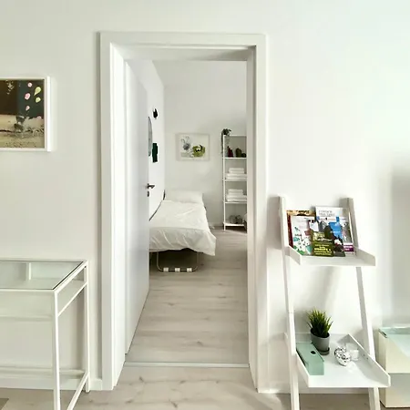 Modernes Apartment, Terrasse Und Garten Am Lilienthalpark Im Suedwesten Berlins アパート *