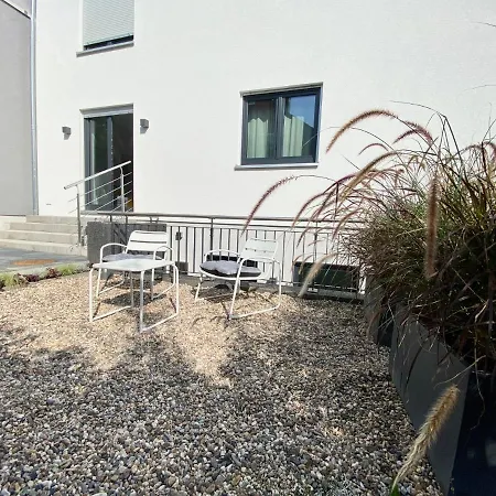 Modernes Apartment, Terrasse Und Garten Am Lilienthalpark Im Suedwesten Berlins 柏林