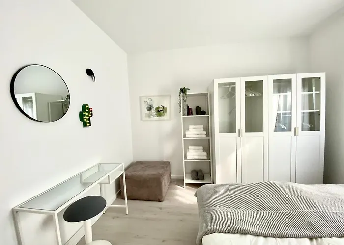 Modernes Apartment, Terrasse Und Garten Am Lilienthalpark Im Suedwesten Berlins Lejlighed