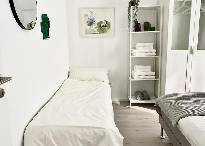 Apartamento Modernes Apartment, Terrasse Und Garten Am Lilienthalpark Im Südwesten Berlins *
