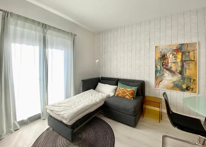 Modernes Apartment, Terrasse Und Garten Am Lilienthalpark Im Südwesten Berlins Berlín