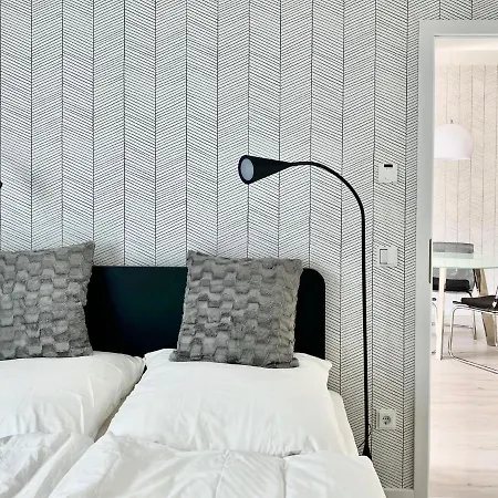 Modernes Apartment, Terrasse Und Garten Am Lilienthalpark Im Suedwesten Berlins 아파트 베를린