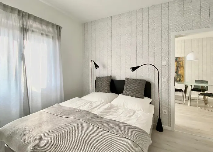 Apartamento Modernes Apartment, Terrasse Und Garten Am Lilienthalpark Im Südwesten Berlins